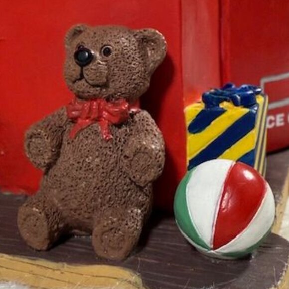 Vintage Coca-Cola 'An Elf's Favorite Chore' North Pole Bottling Works #71002 - Picture 10 of 16